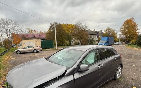 Mercedes-Benz A-Класс, 2015 год, 1 000 000 рублей, 3 фотография