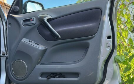 Toyota RAV4, 2003 год, 600 000 рублей, 14 фотография