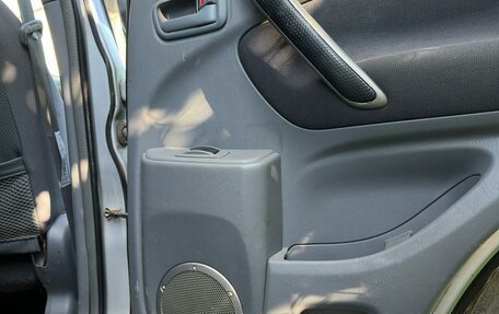 Toyota RAV4, 2003 год, 600 000 рублей, 15 фотография