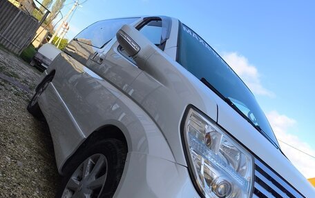 Nissan Elgrand III, 2005 год, 600 000 рублей, 3 фотография