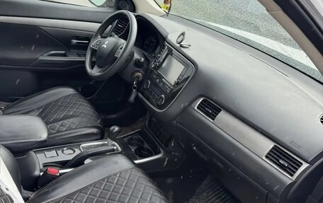 Mitsubishi Outlander III рестайлинг 3, 2017 год, 850 000 рублей, 4 фотография