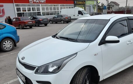 KIA Rio IV, 2017 год, 850 000 рублей, 3 фотография