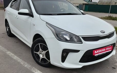 KIA Rio IV, 2017 год, 850 000 рублей, 2 фотография