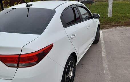 KIA Rio IV, 2017 год, 850 000 рублей, 4 фотография