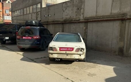 Mercedes-Benz E-Класс, 2000 год, 420 000 рублей, 1 фотография