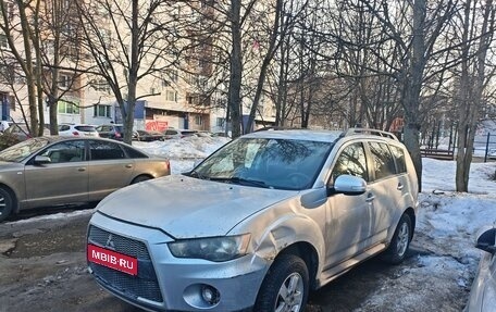 Mitsubishi Outlander III рестайлинг 3, 2011 год, 610 000 рублей, 1 фотография