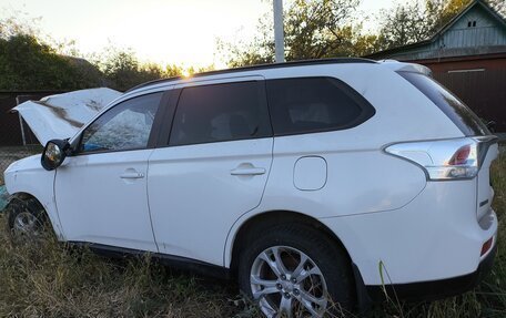 Mitsubishi Outlander III рестайлинг 3, 2012 год, 590 000 рублей, 3 фотография