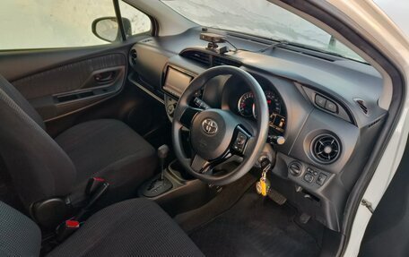 Toyota Vitz, 2019 год, 900 000 рублей, 6 фотография