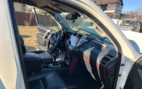 Toyota Land Cruiser Prado 150 рестайлинг 2, 2017 год, 2 250 000 рублей, 5 фотография