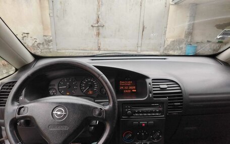 Opel Zafira A рестайлинг, 2002 год, 350 000 рублей, 7 фотография