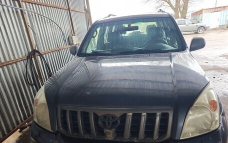 Toyota Land Cruiser Prado 120 рестайлинг, 2003 год, 650 000 рублей, 2 фотография