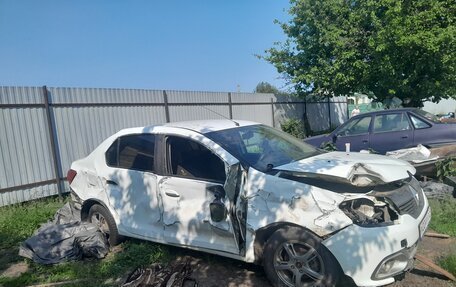 Renault Logan II, 2015 год, 250 000 рублей, 2 фотография