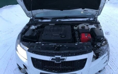 Chevrolet Cruze II, 2010 год, 320 000 рублей, 3 фотография