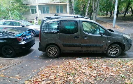 Peugeot Partner II рестайлинг 2, 2015 год, 370 000 рублей, 2 фотография