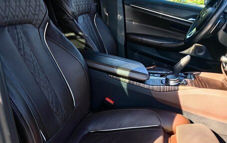 BMW 5 серия, 2018 год, 3 699 999 рублей, 5 фотография