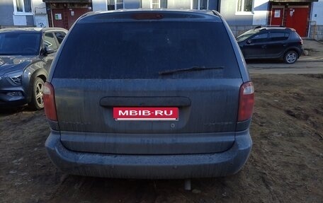 Chrysler Voyager IV, 2002 год, 200 000 рублей, 2 фотография