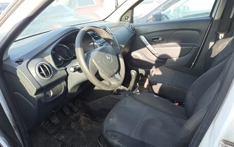 Renault Logan II, 2016 год, 334 000 рублей, 4 фотография