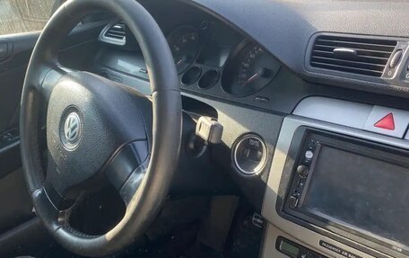 Volkswagen Passat B6, 2006 год, 550 000 рублей, 2 фотография