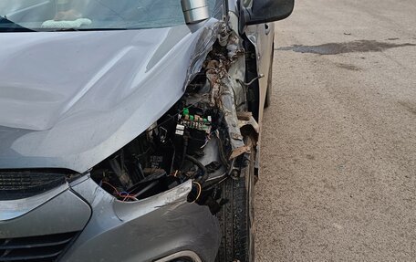 Hyundai ix35 I рестайлинг, 2015 год, 1 100 000 рублей, 2 фотография