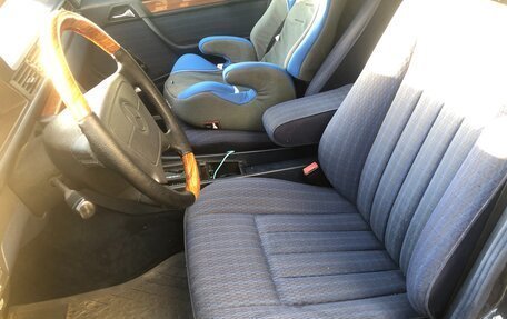 Mercedes-Benz E-Класс, 1993 год, 750 000 рублей, 6 фотография