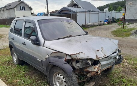 Chevrolet Niva I рестайлинг, 2013 год, 185 172 рублей, 2 фотография