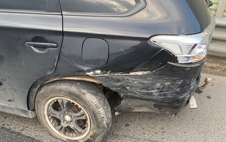 Mitsubishi Outlander III рестайлинг 3, 2012 год, 950 000 рублей, 4 фотография