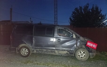 Hyundai H-1 II рестайлинг, 2008 год, 650 000 рублей, 3 фотография