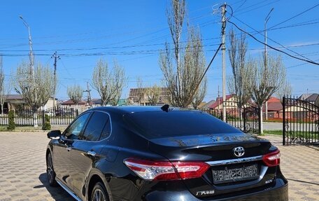 Toyota Camry, 2023 год, 3 300 000 рублей, 2 фотография