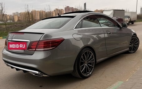 Mercedes-Benz E-Класс, 2015 год, 2 100 000 рублей, 3 фотография