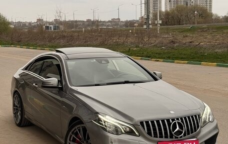 Mercedes-Benz E-Класс, 2015 год, 2 100 000 рублей, 2 фотография