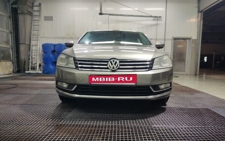 Volkswagen Passat B7, 2012 год, 1 300 000 рублей, 13 фотография