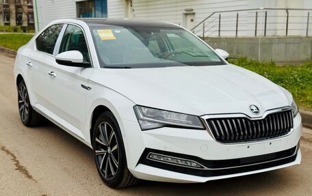 Skoda Superb III рестайлинг, 2023 год, 2 790 000 рублей, 3 фотография