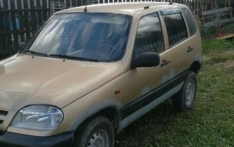 Chevrolet Niva I рестайлинг, 2004 год, 145 000 рублей, 5 фотография