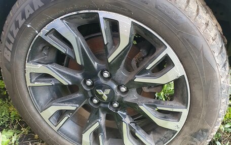 Mitsubishi Outlander III рестайлинг 3, 2022 год, 1 650 000 рублей, 5 фотография