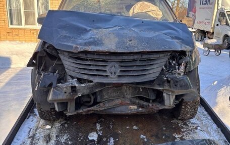 Renault Logan I, 2013 год, 230 000 рублей, 2 фотография