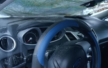 Ford Fiesta, 2010 год, 300 000 рублей, 2 фотография