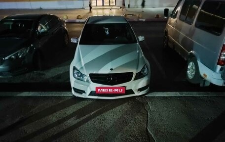 Mercedes-Benz C-Класс, 2012 год, 1 000 000 рублей, 2 фотография