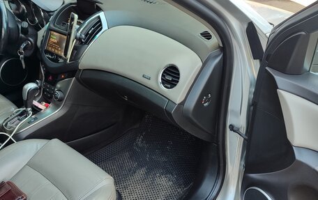 Chevrolet Cruze II, 2013 год, 800 000 рублей, 8 фотография