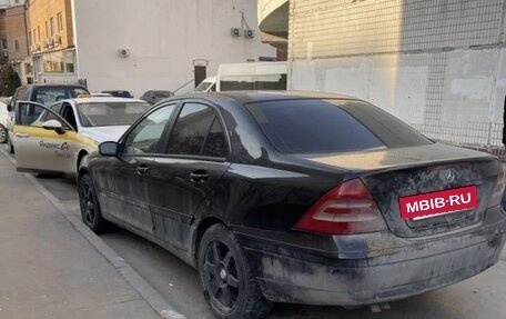 Mercedes-Benz C-Класс, 2004 год, 200 000 рублей, 2 фотография