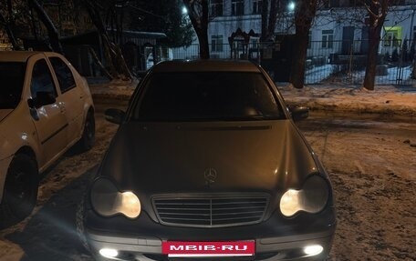 Mercedes-Benz C-Класс, 2003 год, 420 000 рублей, 2 фотография