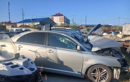 Toyota Avensis III рестайлинг, 2005 год, 300 000 рублей, 1 фотография