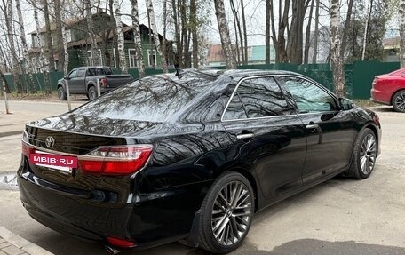 Toyota Camry, 2018 год, 2 390 000 рублей, 4 фотография