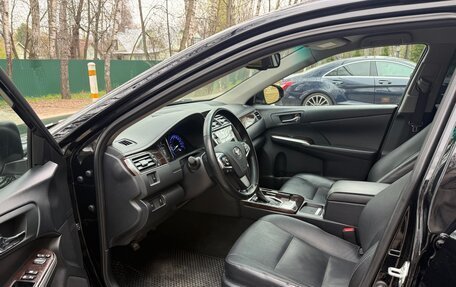 Toyota Camry, 2018 год, 2 390 000 рублей, 10 фотография