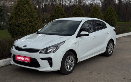 KIA Rio IV, 2018 год, 1 050 000 рублей, 1 фотография