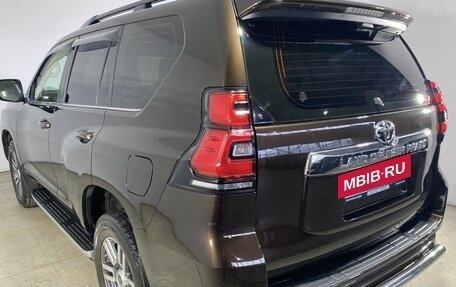 Toyota Land Cruiser Prado 150 рестайлинг 2, 2018 год, 5 500 000 рублей, 6 фотография