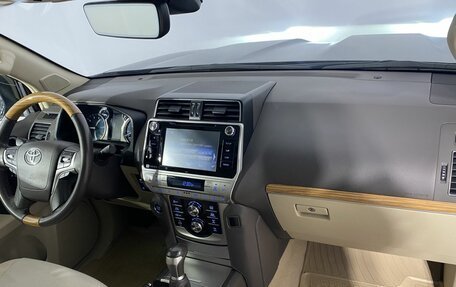 Toyota Land Cruiser Prado 150 рестайлинг 2, 2018 год, 5 500 000 рублей, 20 фотография