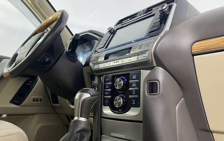 Toyota Land Cruiser Prado 150 рестайлинг 2, 2018 год, 5 500 000 рублей, 24 фотография