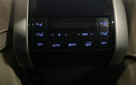 Toyota Land Cruiser Prado 150 рестайлинг 2, 2018 год, 5 500 000 рублей, 26 фотография