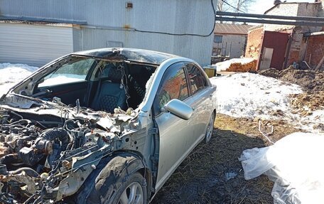 Toyota Avensis III рестайлинг, 2004 год, 150 000 рублей, 3 фотография