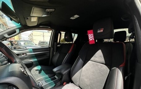 Toyota Hilux VIII, 2023 год, 6 650 000 рублей, 12 фотография